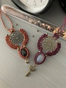 Everything but Garlic Makramee Halskette Amulett Medaille
