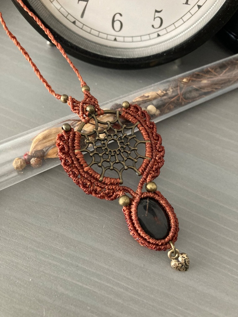 Everything but Garlic Makramee Halskette Amulett Medaille (Braun)